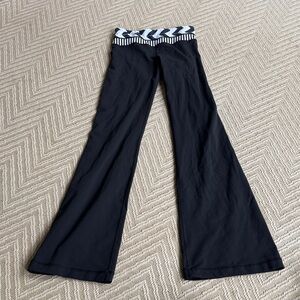 Lululemon size 4 flare pants